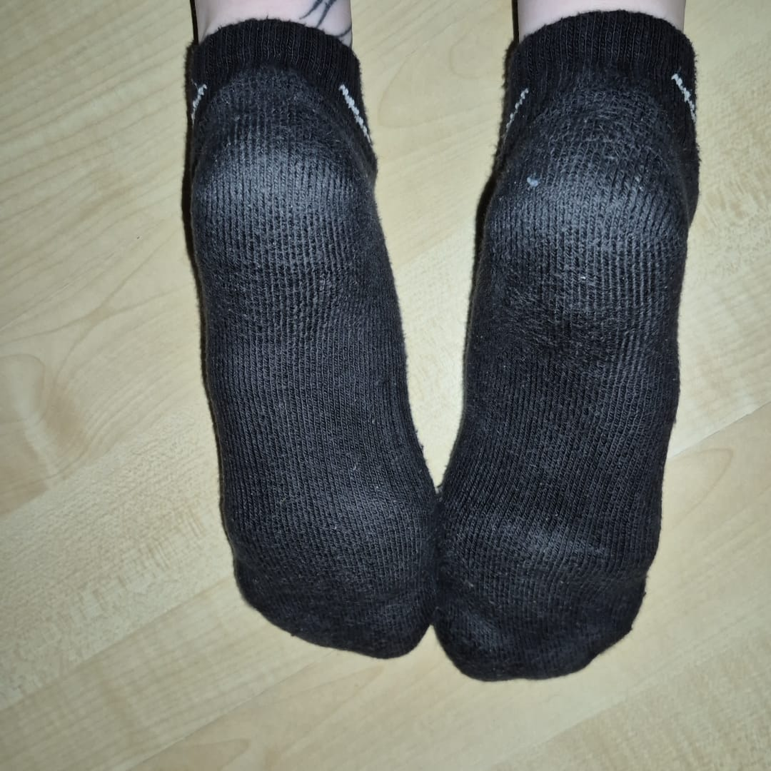 Intensiv getragene Socken 🥰 Ganz nach deinen Wünschen 😘🔥 | Telegram: @GingerBunnyFt 🔥