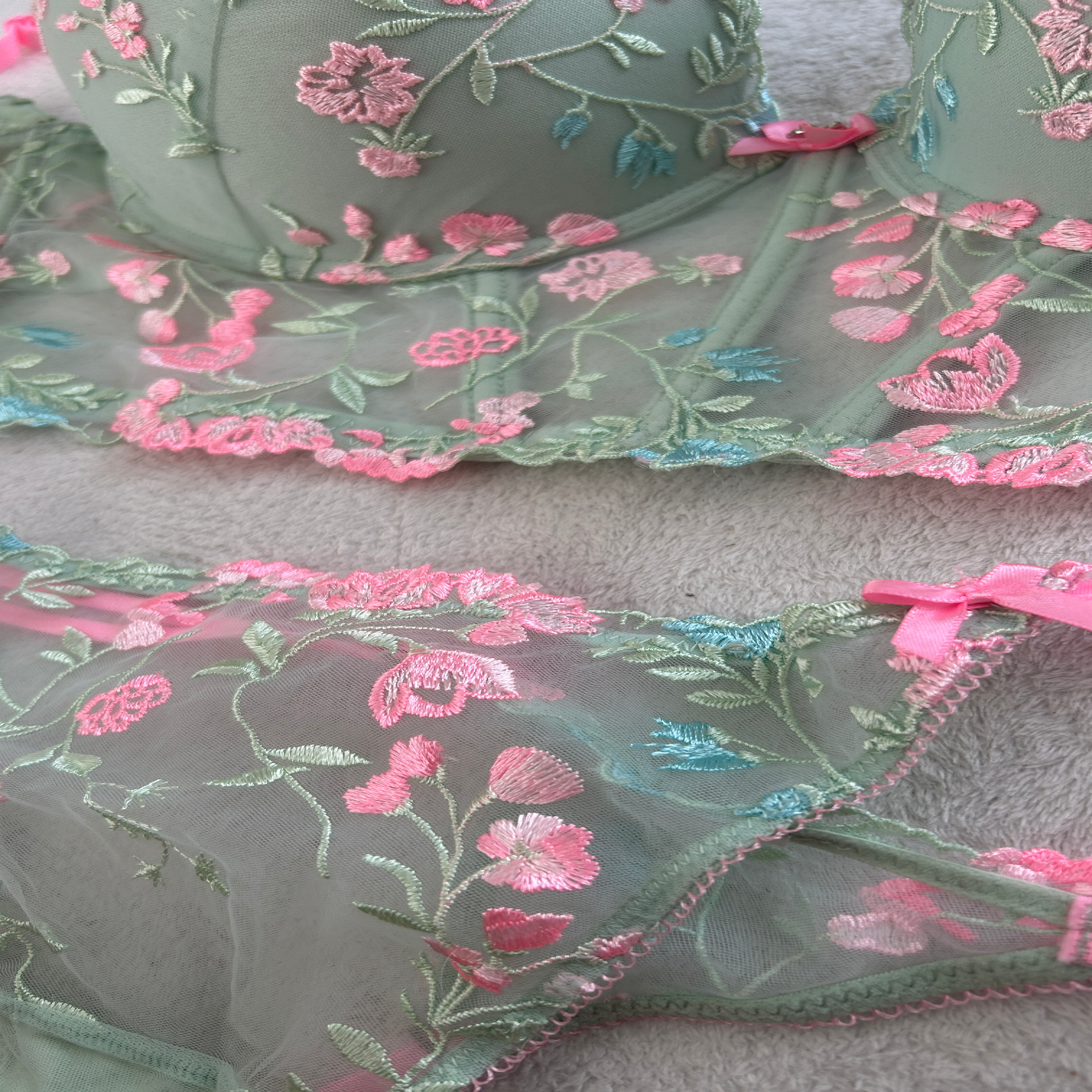 Süßes Set in Mint-rosa