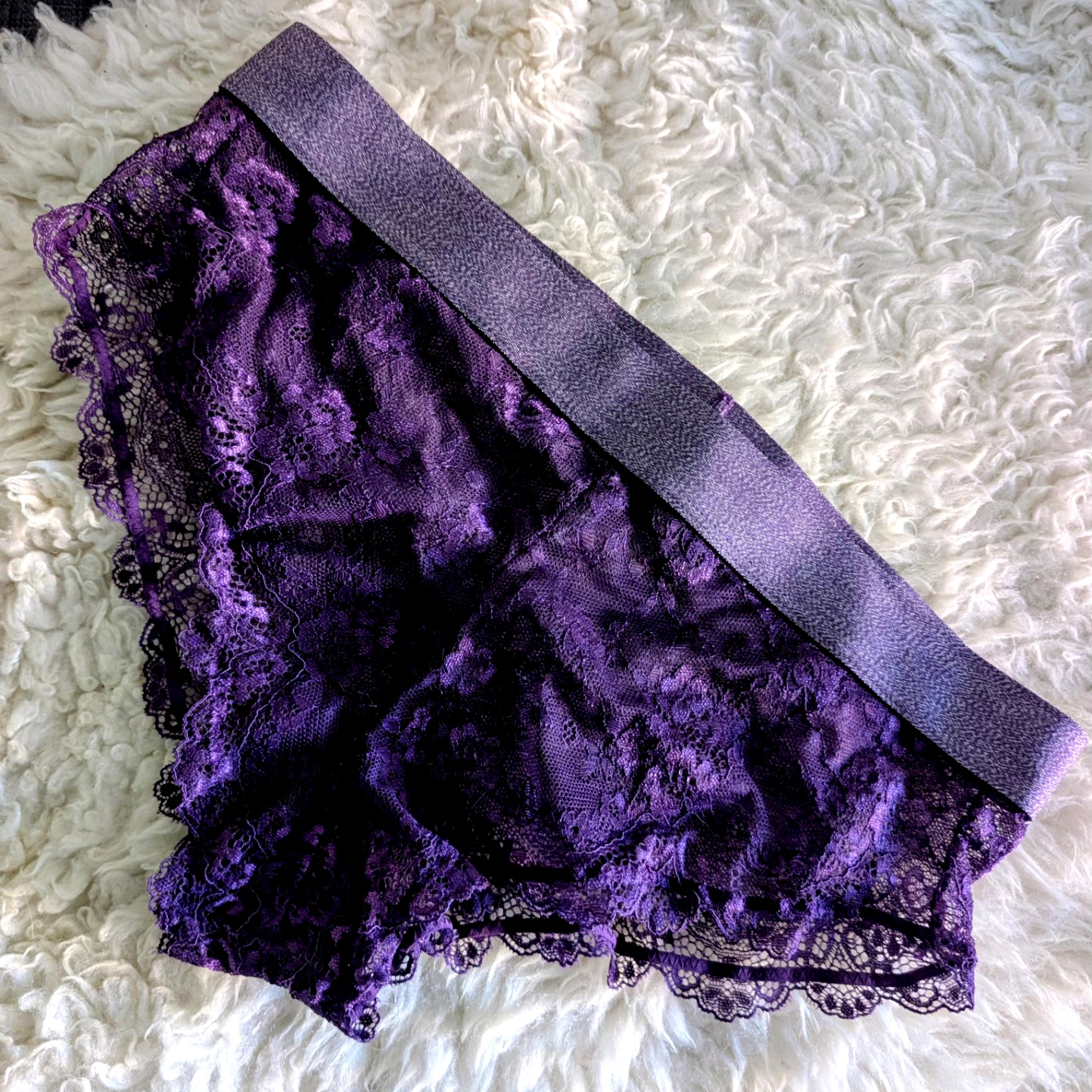 Slip violet en dentelle porté 1 journée 💜