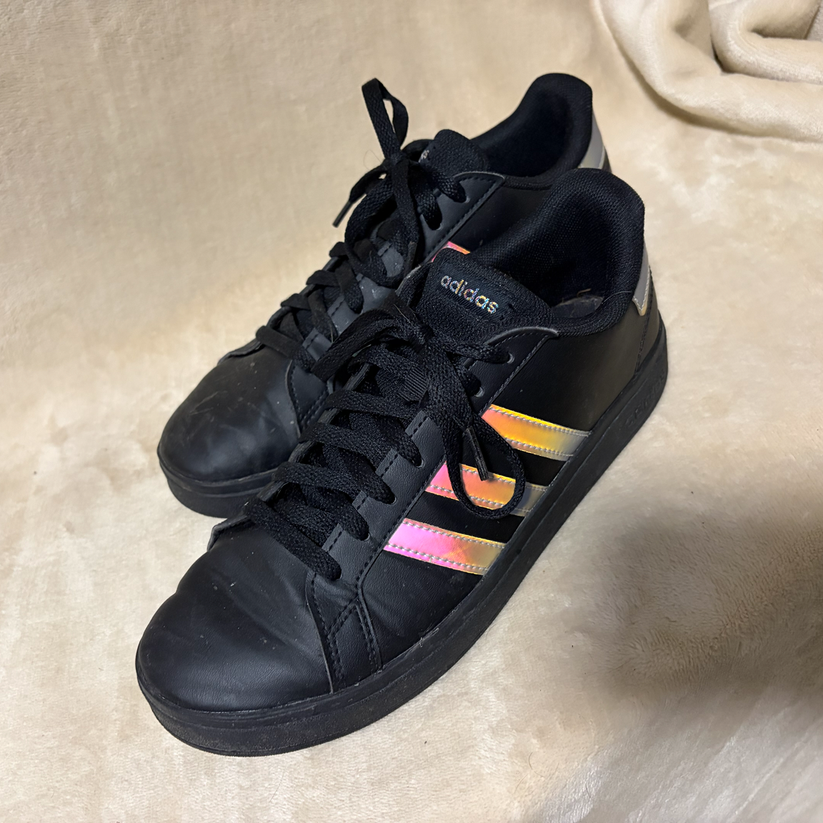 Meine Adidas. Deine neuen Lieblingsschuhe. 👟🖤