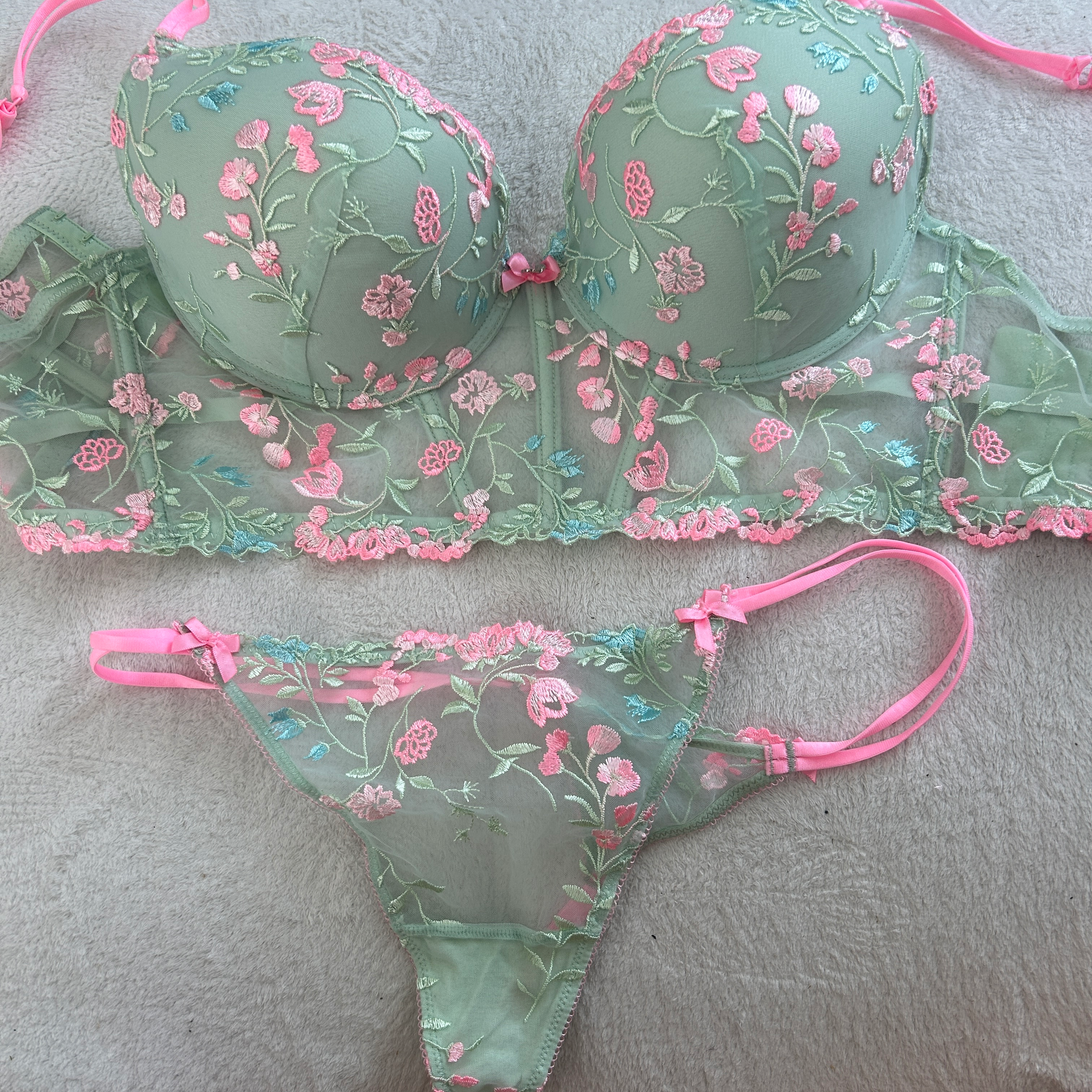 Süßes Set in Mint-rosa